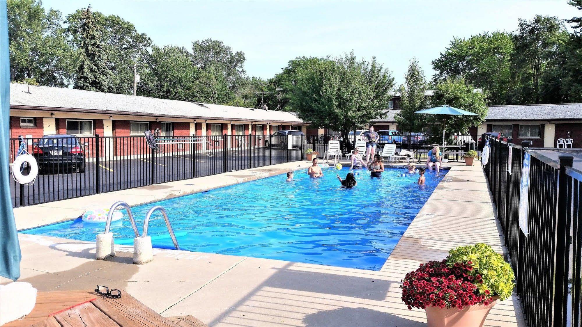 Swiss Cottage Inn Niagara Şelalesi Dış mekan fotoğraf